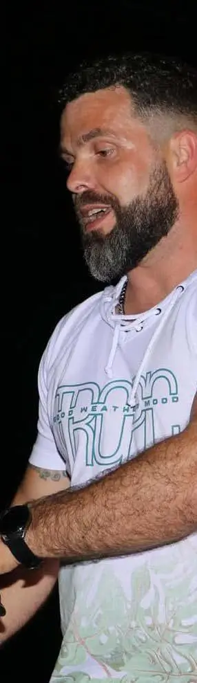 DJ Pedro Sampaio a atuar num evento, representando a equipa de animação musical da Joca Animação.
